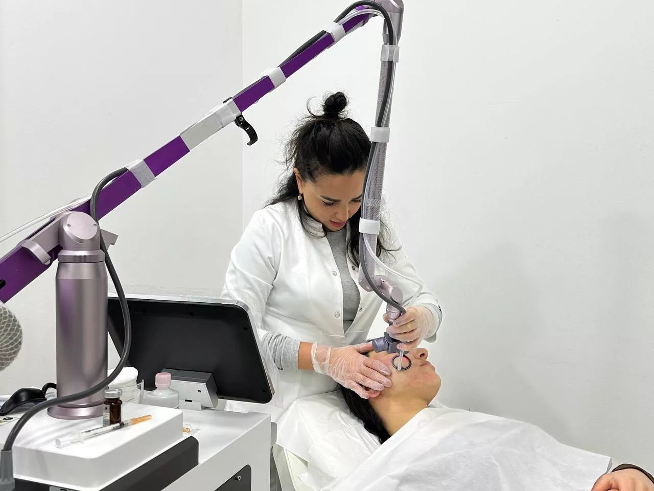 Dəri Zöhrəvi Xəstəlikləri: Əlamətlər, Yoluxma Yolları Və Müalicəsi